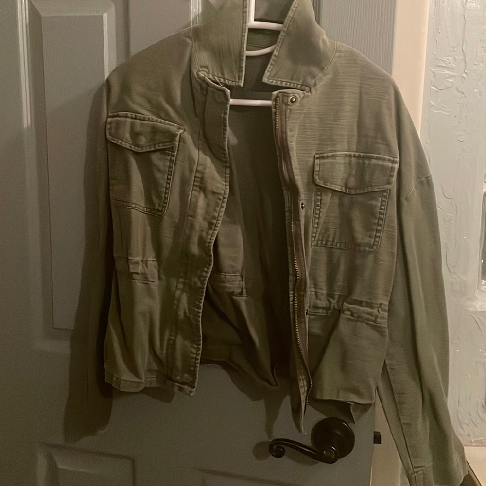 Xs/sm express jacket ( good thicker material )